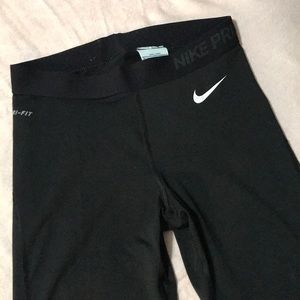 Nike Pro cropped leggings